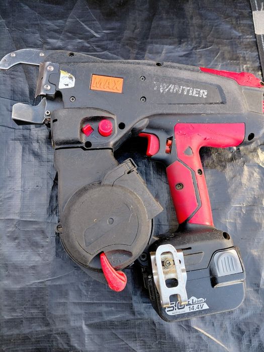 Акумулаторна машина за връзване на арматура MAX RB441 T, 14.4 V