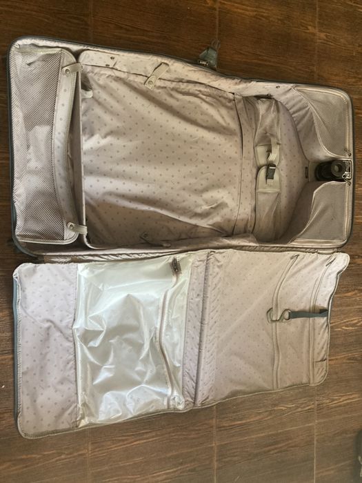 Troller samsonite , stare buna,dimensiuni 59/59/25 cm.