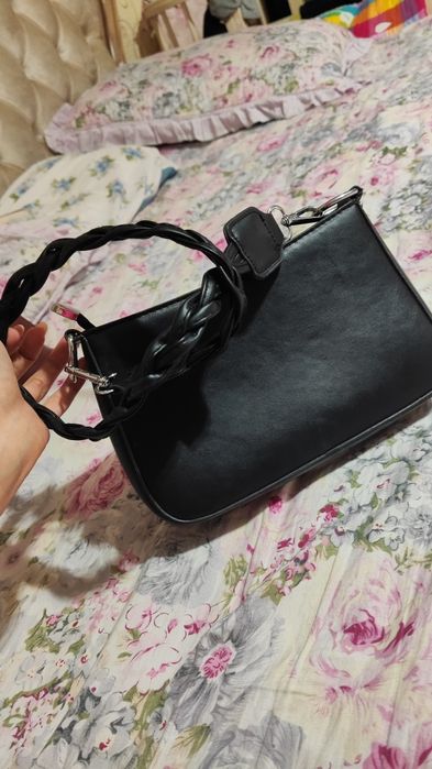 Сумка чёрная в хорошем состоянии