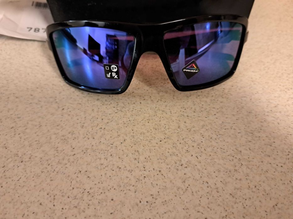 Ochielari de soare Oakley 9129-0863 Prizm Violet Lenses ca noi!
