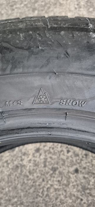 4 anvelope iarna Bridgestone 265/60/18,dot 2022.Pretul este pe bucata.