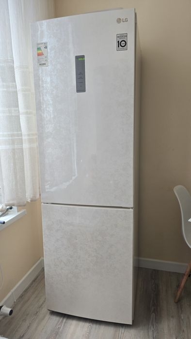 Продам холодильник LG