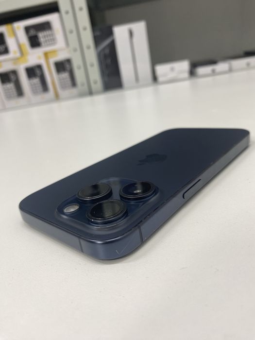 Iphone 15 pro синий цвет