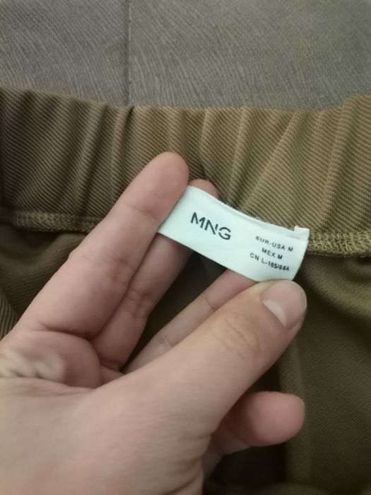 Панталон с висока талия и широк крачол Mango