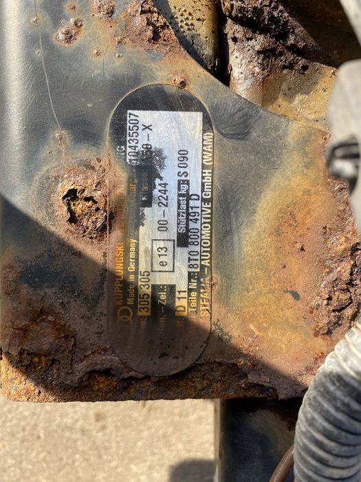 Теглич за Audi A4/B8 sedan