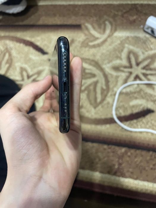 Продам айфон 11 про