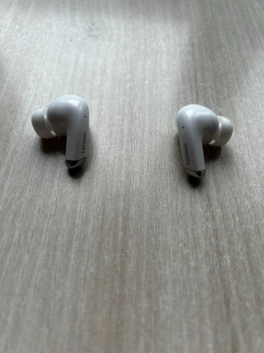 Продавам bluetooth слушалки Lenovo ThinkPlus LivePods LP5