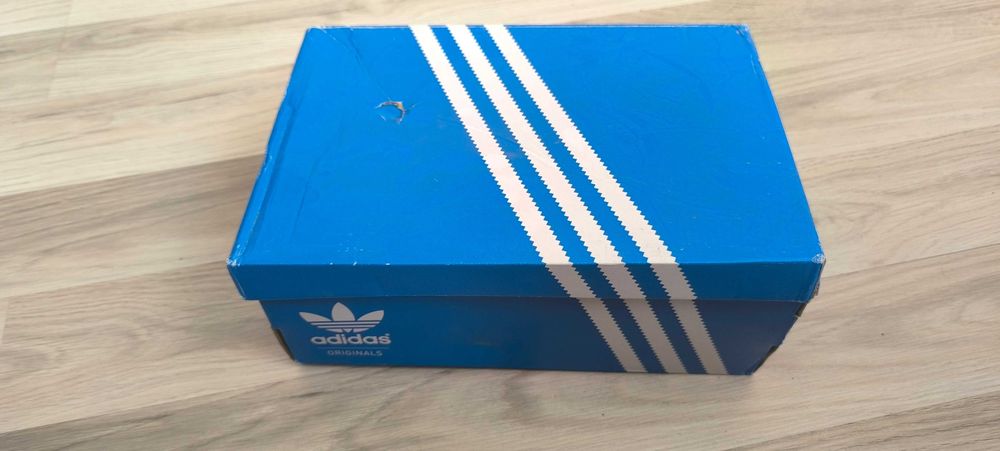 Дамски маратонки Adidas. --''НОВИ''