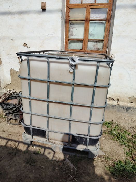 Продаётся бочки кубовые