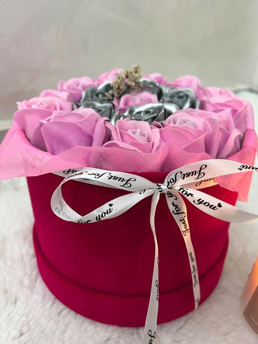 Кутии с рози, подарък за всеки повод