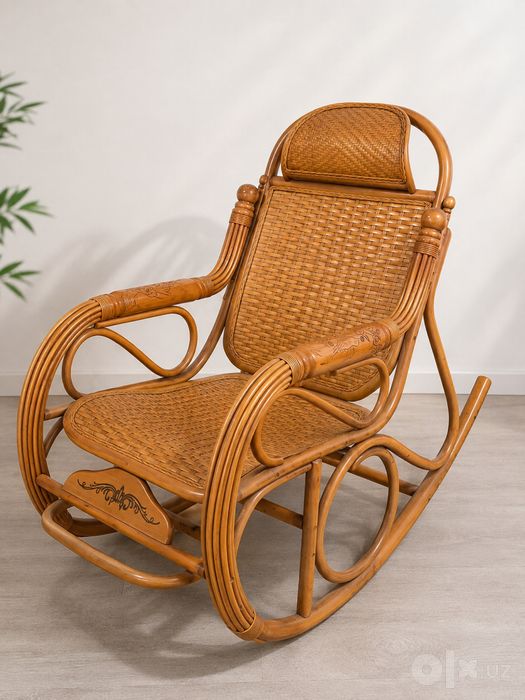 Кресло качалка из ротанга
