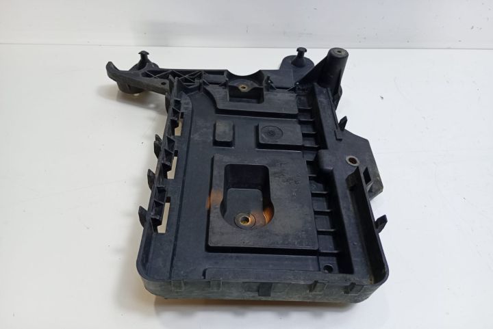 Suport baterie 1K0915333C Volkswagen VW Passat B6 seria