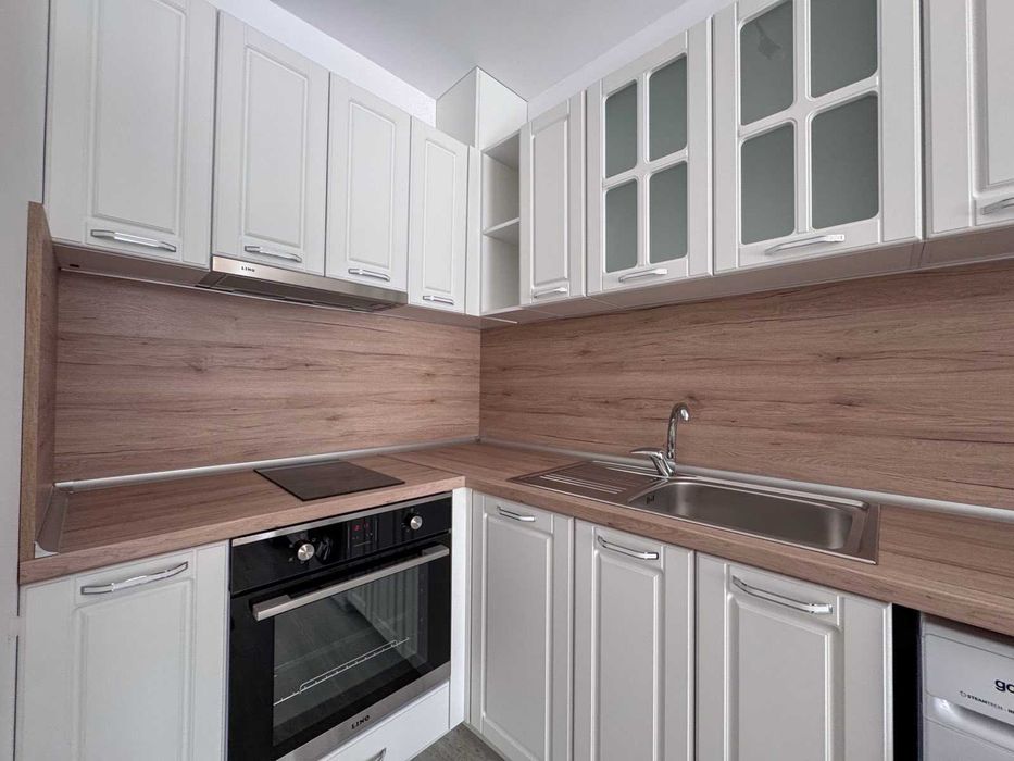 Дава се под наем Двустаен апартамент в Бургас, Възраждане - 80 кв.м за 612 € - Снимка #5