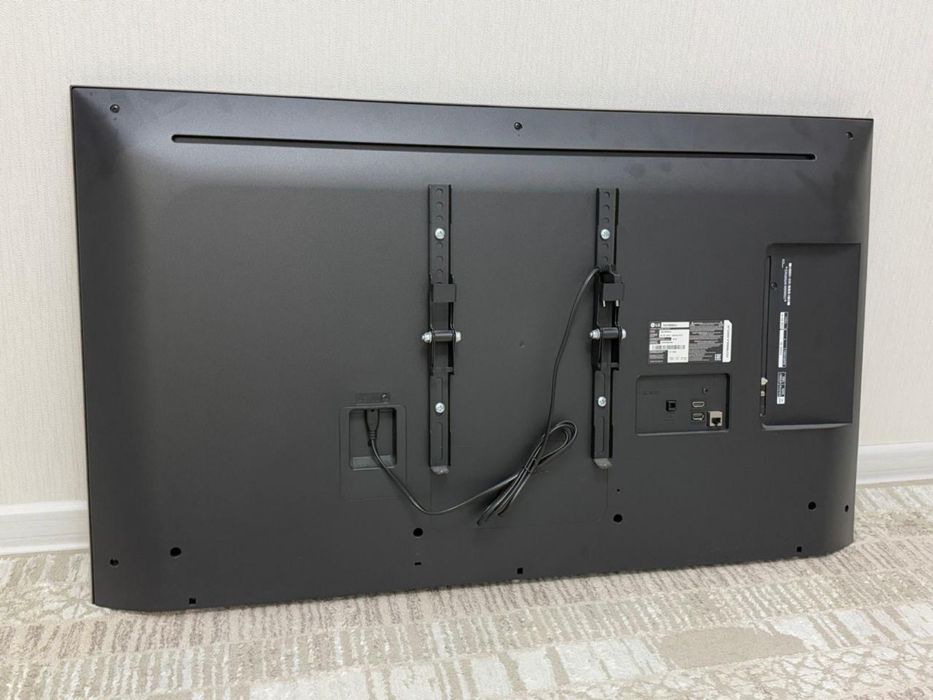 Телевизор LG 43” (модель LG 43UT80006LA)