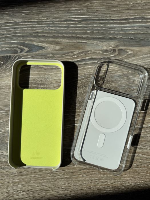 ЛОТ: Оригинални калъфи Apple Clear Case + Beats за iPhone 17 Pro Max (MagSafe)