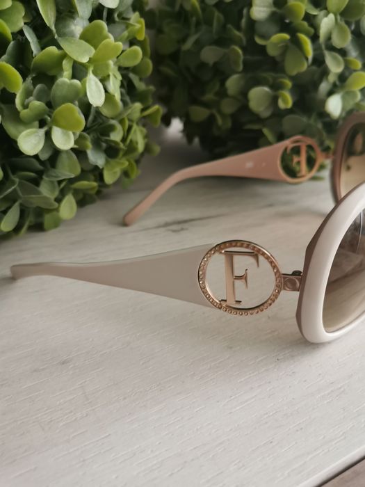 Оригинални слънчеви очила на Ferre