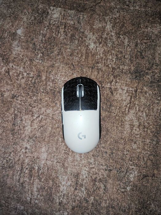 Продаётся игровая мышка Logitech G pro X Superlight