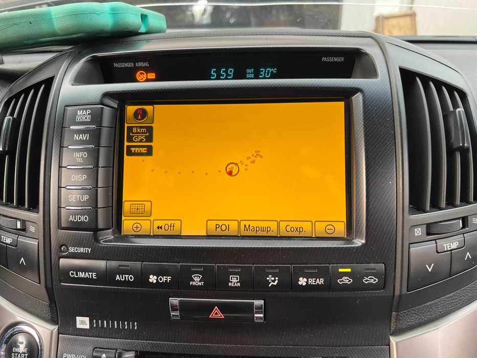 Желтый экран TOYOTA/LEXUS