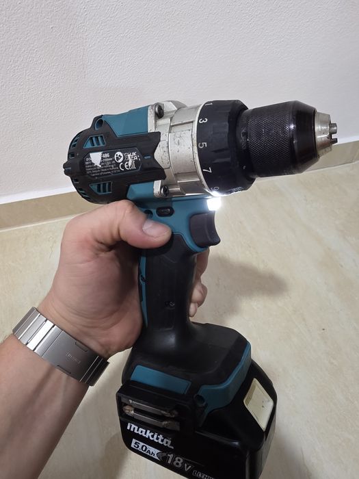 Autofiletanta masina de însurubat Makita DDF 486