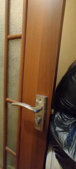 Продаётся дверь МДФ