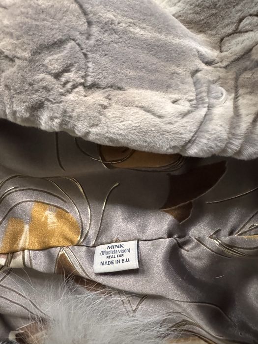 Haina blana nurca cu vulpe