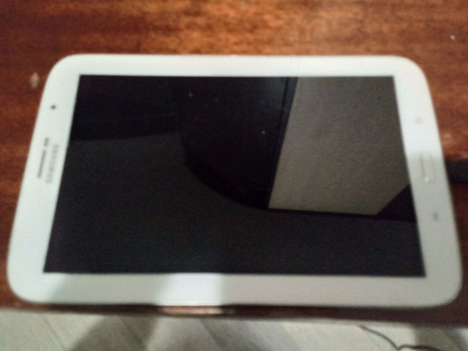 ,Samsung,белый планшет