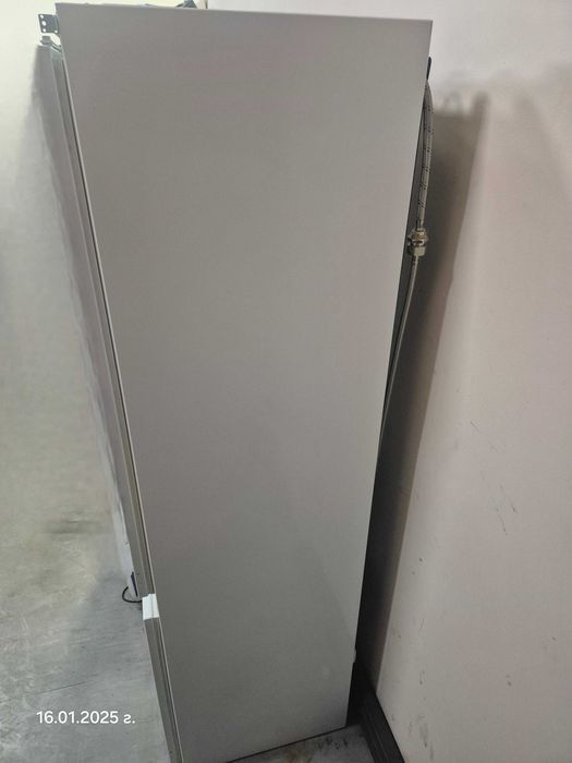 Продавам хладилник LIEBHERR Premium Plus BioFresh No Frost