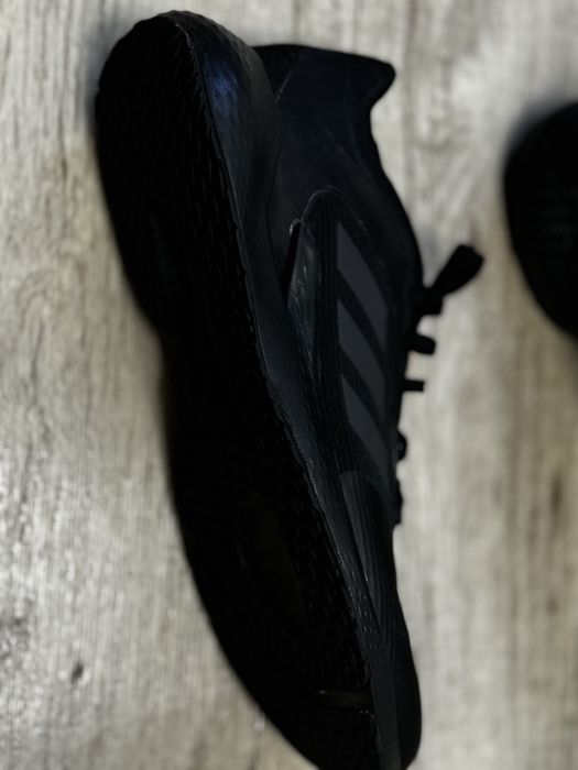 Продам кросовки Adidas  Boost 49 размер оригинал.