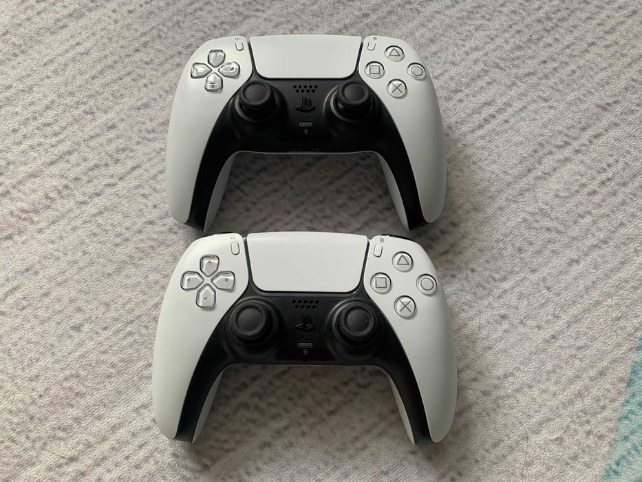 Sony PS5 DualSense 2шт