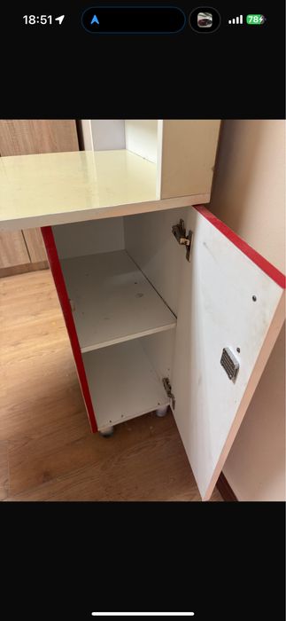 Стол маникюрный