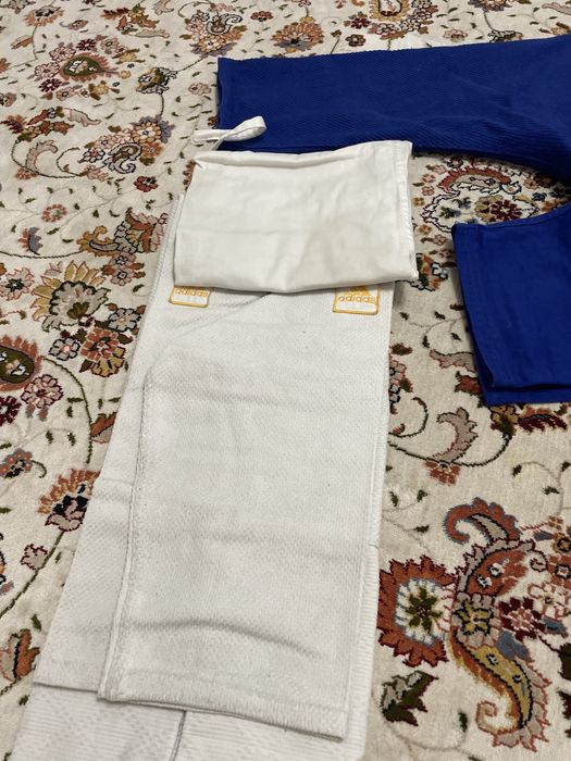 Продам киманл сакура белый адидас кимано