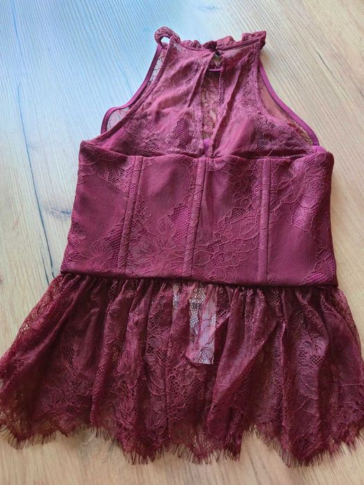 НОВ дантелен топ ZARA