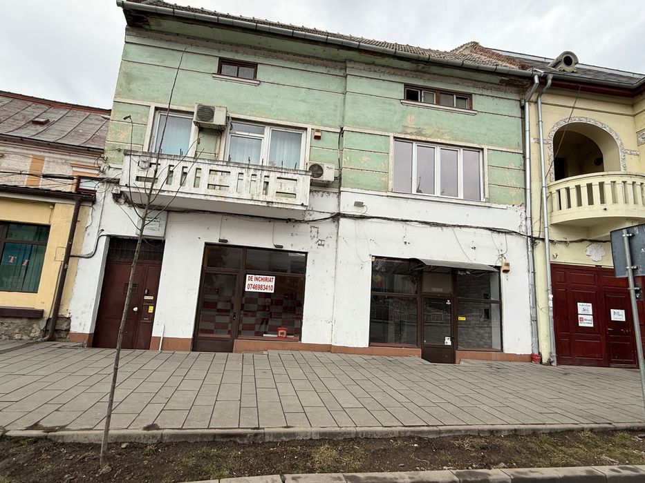 De închiriat spațiu comercial