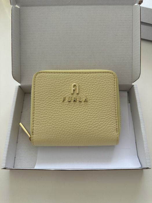 Дамски портмонета FURLA. Различни видове