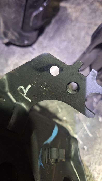 Амортизаторы камри 50 55 XLE, LE