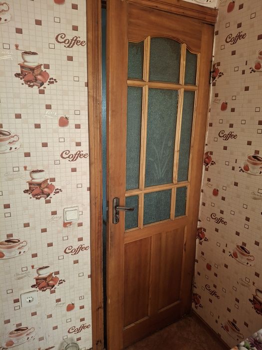 Продам двери комнатные