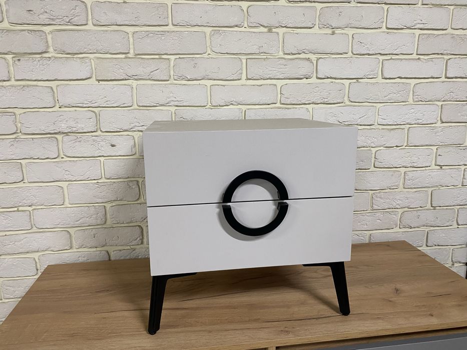 Тумбочка прикроватная