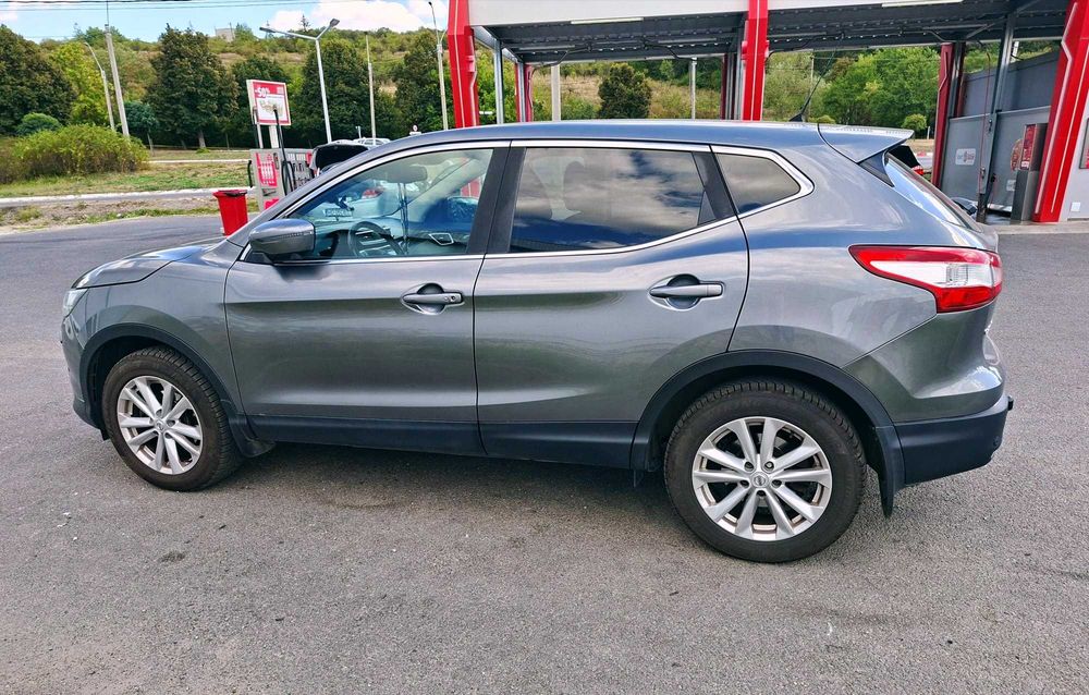 Vând Nissan Qashqai 1.2 benzina