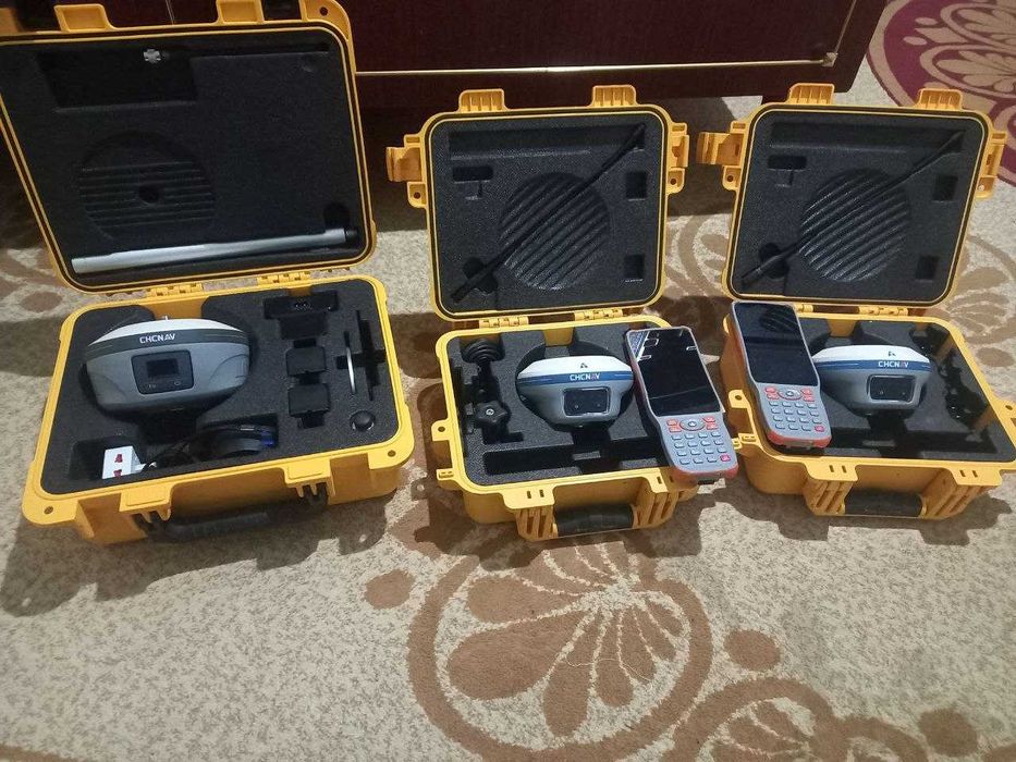 Sotiladi: CHCNAV GNSS to‘liq komplekt