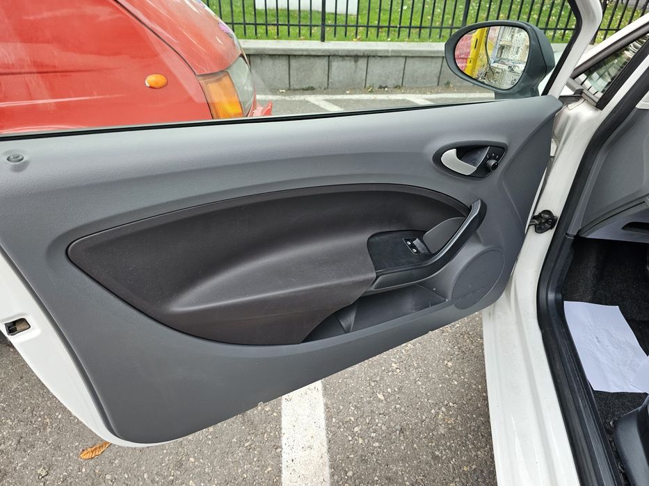 Seat ibiza 2011 1.2 benzina  130 000 km    SUPAPE STRAMBE AVARIE