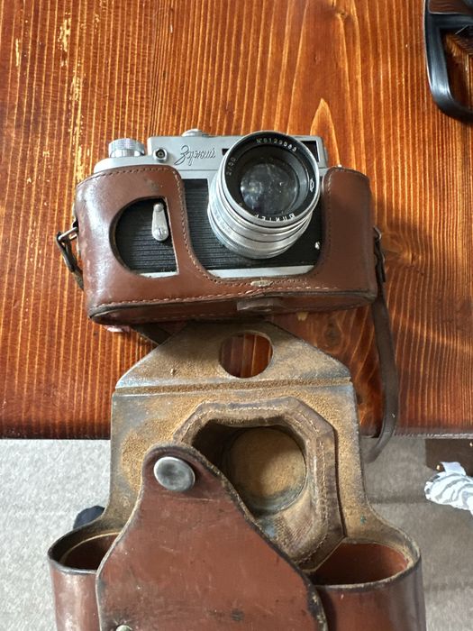 Vand aparate foto vechi pentru colectionari.