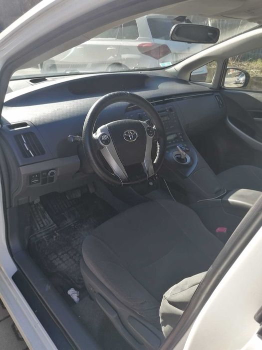 Vand Toyota Prius Hibrid și GPL 2012