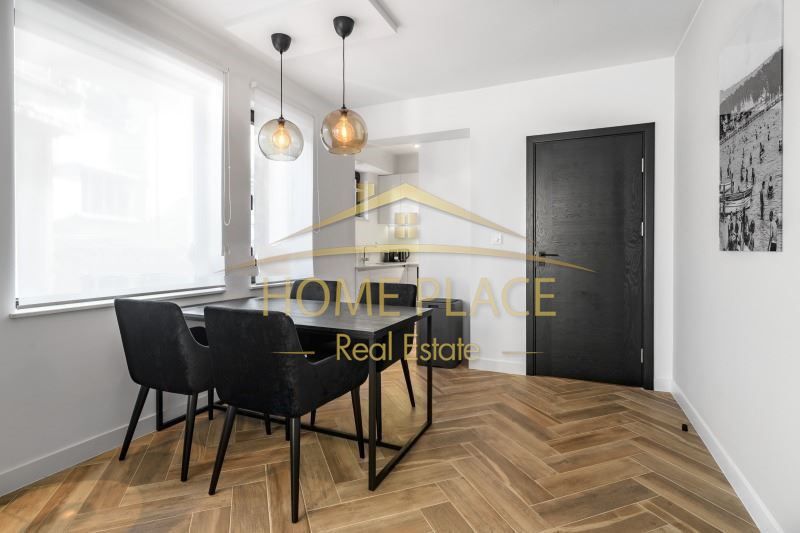 Дава се под наем Двустаен апартамент в Варна, Гръцка махала - 62 кв.м за 867 € - Снимка #1