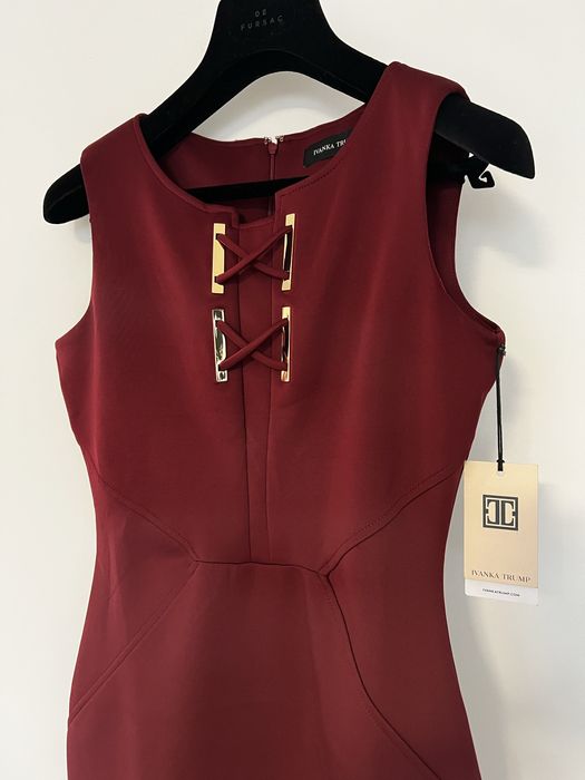 Rochie vișinie Ivanka Trump