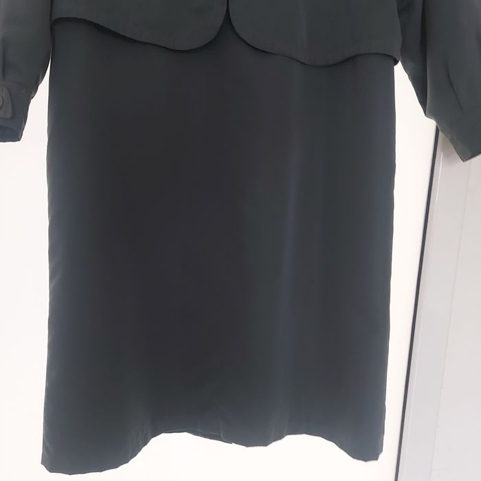 Vind un pardesiu marimea M , L.