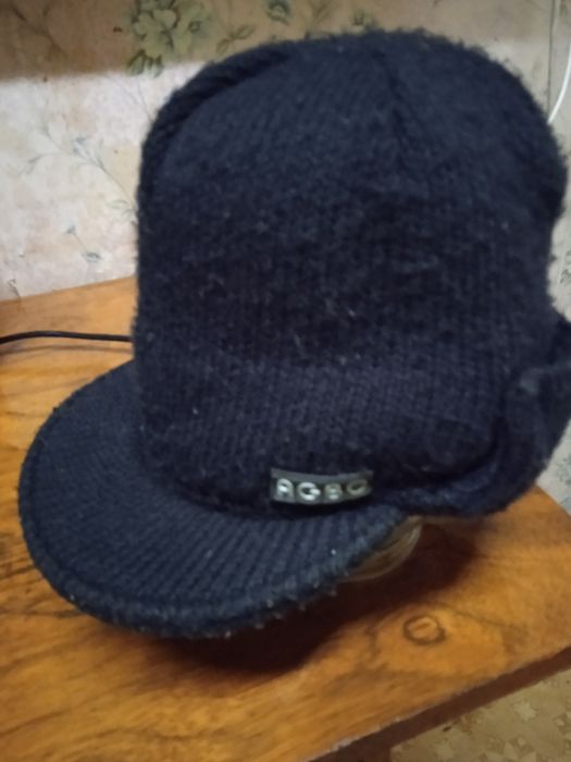 Продам зимние мужскую щапку