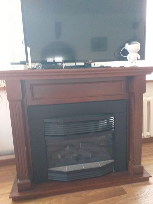 Продам камин , стол