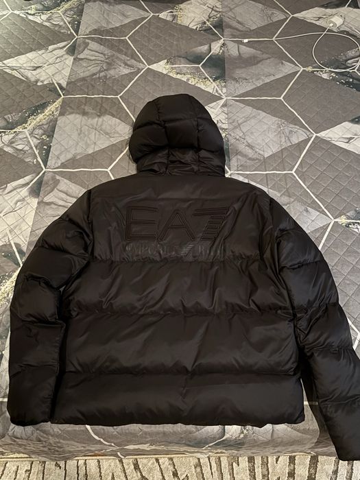Emporio Armani 7 зимно яке