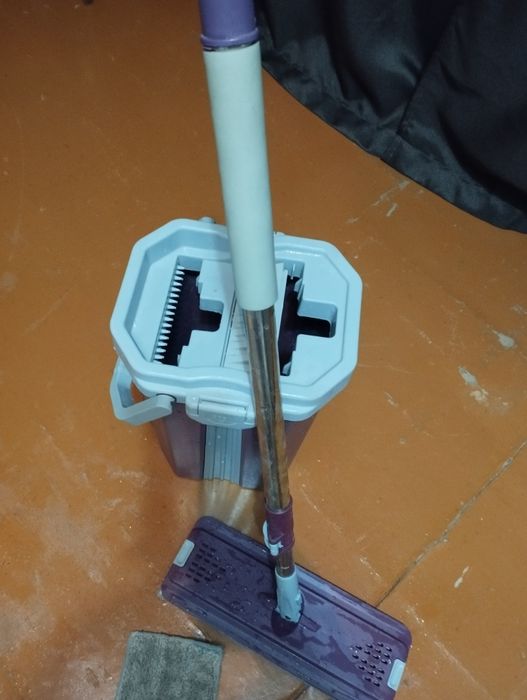 Продам швабру с ведром.