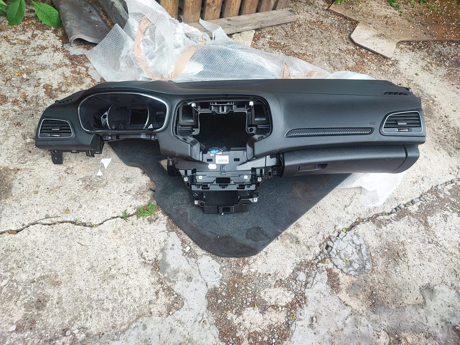 Vînd plansa bord renault megane 4 2019